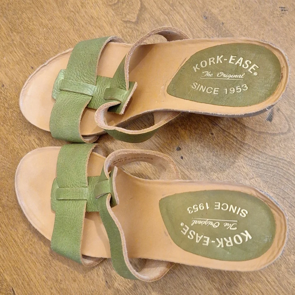 Kork-Ease Green Leather Sandals - Picture 12 of 16